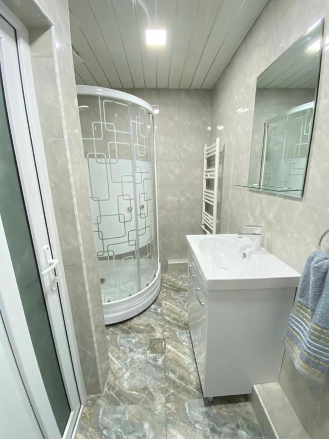 Modern Apartment In The Heart Of Гюмри Экстерьер фото